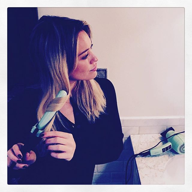 29 oktober: @harryjoshhair obsessed with this mint mint green baby #harryjoshprotools 2n1 curling iron 👍🏻
