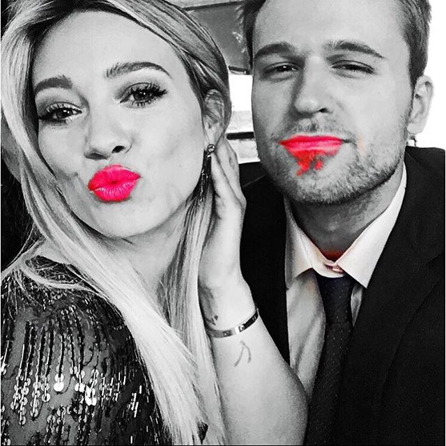 06 november: Shmooch city on set tonight with @danamboyer my hunky tv boyfriend! Lots of surprises In store #youngerseason2 @youngertv jan12th!
