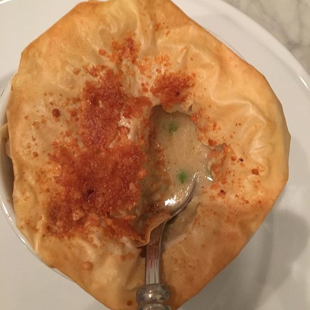10 november: Made a pot pie last night..... Miraculously it had ZERO calories 😉👻
