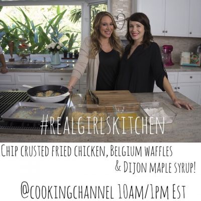 02 mei: Get cozy on your couch! @haylieduff is throwin down some yummies with @kenzieandhuttoncameron and @realmarlasok on @realgirlskitchen #realgirlskitchen !!!
