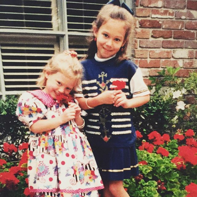20 februari: It's my beautiful sisters birthday! Sissy you have always been my guiding light, my safety, my pit bull and my best friend! Your love and protection is endless! Happy birthday I love you so much @haylieduff #thickasthieves 👯
 20 februari: It's my beautiful sisters birthday! Sissy you have always been my guiding light, my safety, my pit bull and my best friend! Your love and protection is endless! Happy birthday I love you so much @haylieduff #thickasthieves 👯