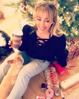 21 december: Thank goodness for @dunkindonuts peppermint mocha lattes😛, otherwise I would never be able to finish my gift wrapping with these dogs jumping all over me!!! #DDJoy #Sponsored
