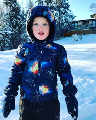 27 december: Rosy cheeked California boy just don't wanna leave the snow ......
