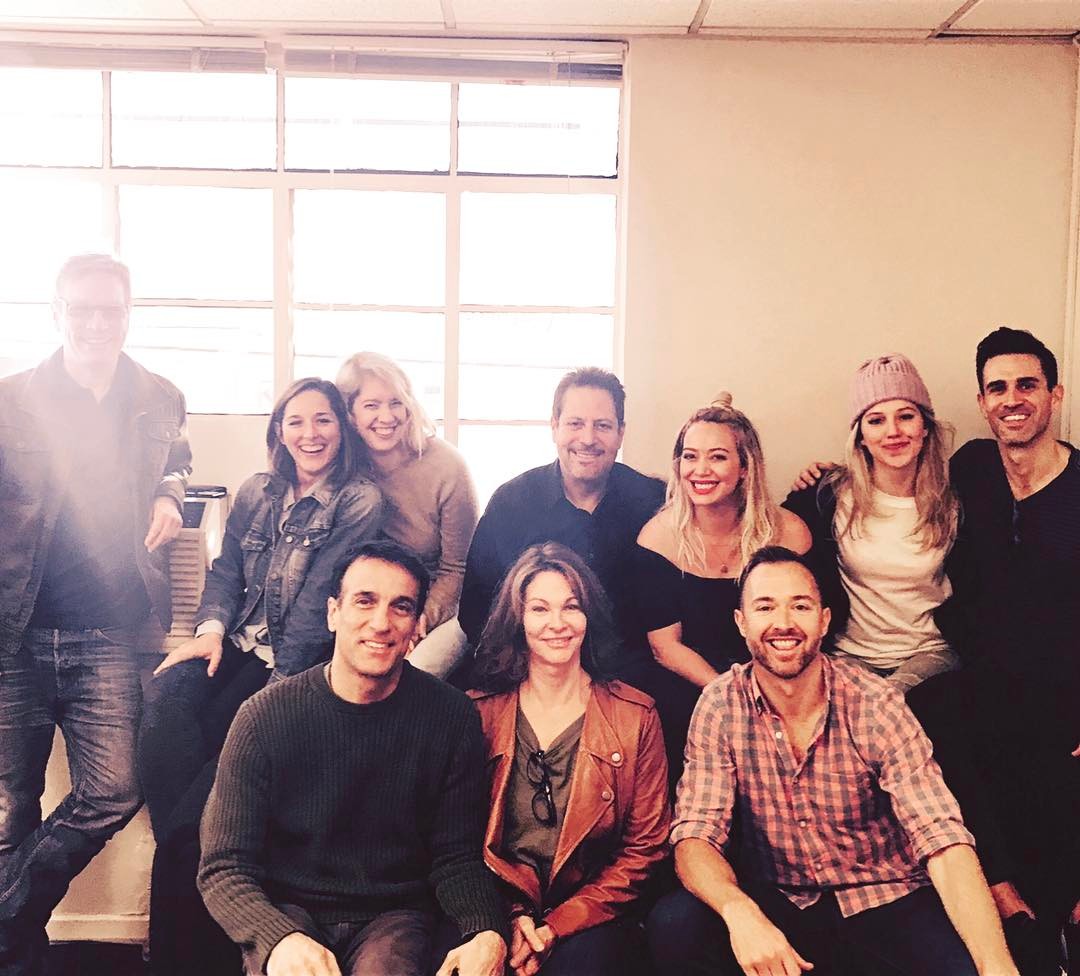 01 maart: All star team of funny AF @youngertv writers! So excited for what's to come this season! #season4 @starmandarren
 @shhhhhhley @lfried
@grossslant
@quadsplit1 @alisonbrowns
@joemur111
