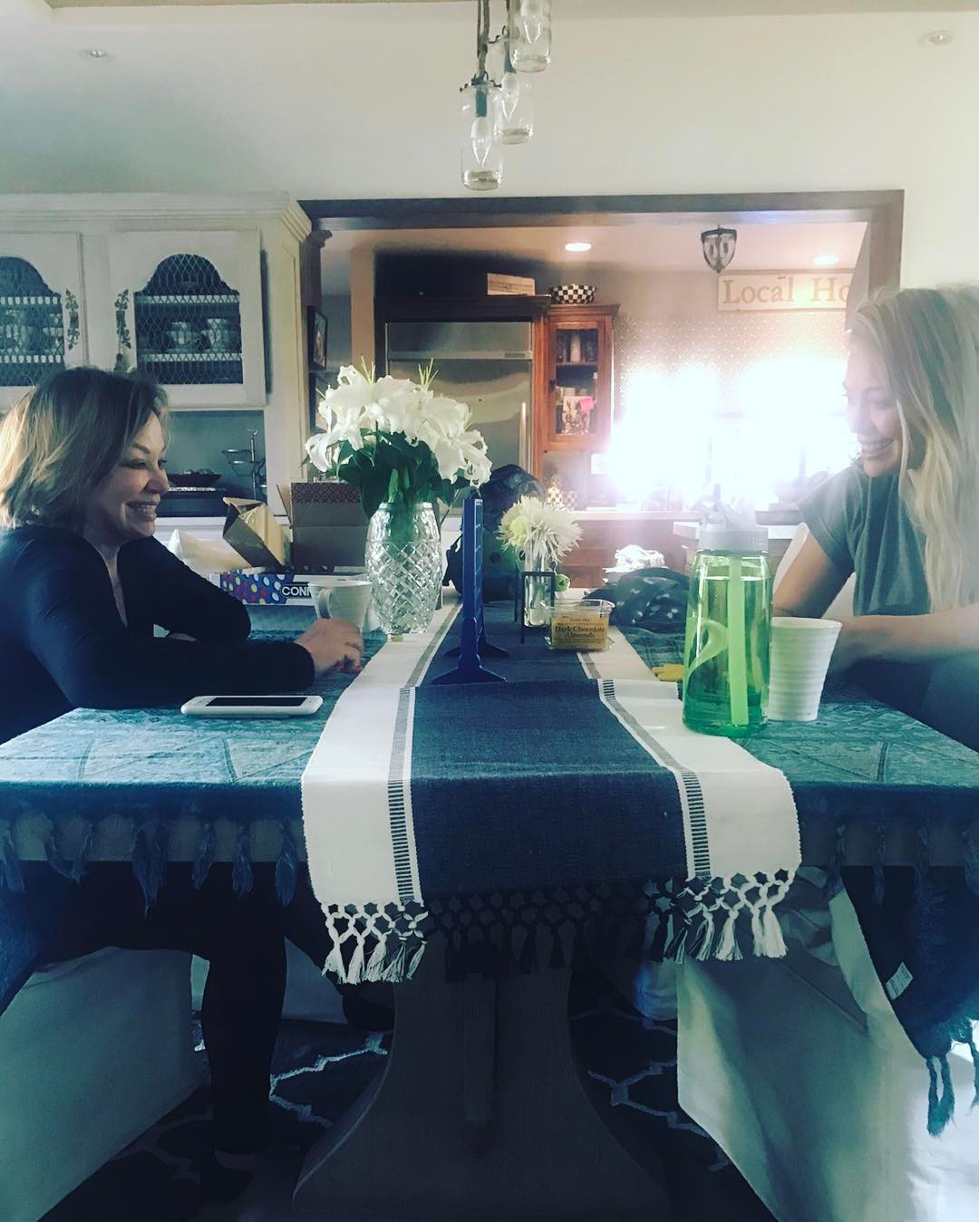 25 maart: My mom and I have played games for as long as I can remember and it's time I cherish so much. Gin is our go to in cards but this connect four has us at each other's throats 😂
