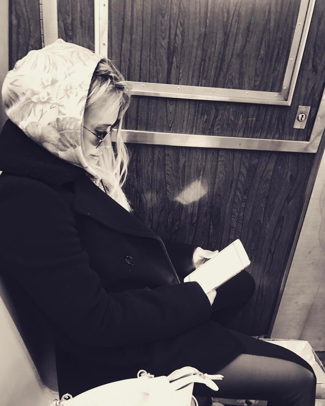29 maart: Bundled up on the R
