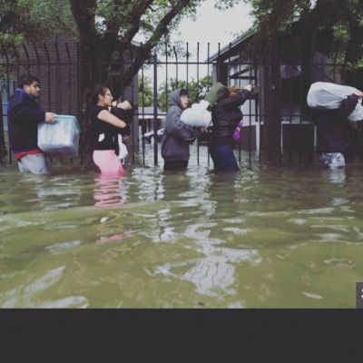 01 september: This is true tragedy. I'm in shock and heartbroken watching the news and seeing the place I was raised underwater. I can't imagine living in these conditions...losing the comforts of home, your belongings, or worst, family, in the blink of an eye. This could be you 💔 #Texas needs our help after Hurricane #Harvey. I donated today, please join me in donating as well @americanredcross @HoustonFoodBank. Every bit helps #HoustonStrong
