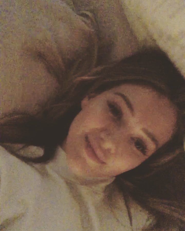 24 februari: Ahhhh! Not leaving the bed this cold New York weekend! When almost all your things get ruined in a flood ....thanks for the gift @casper 🎁you guys really saved the day!! I am so obsessed with my new mattresses!! ❤️❤️😍😍 and I still can't believe they arrive in a tiny box! Magic 💥

