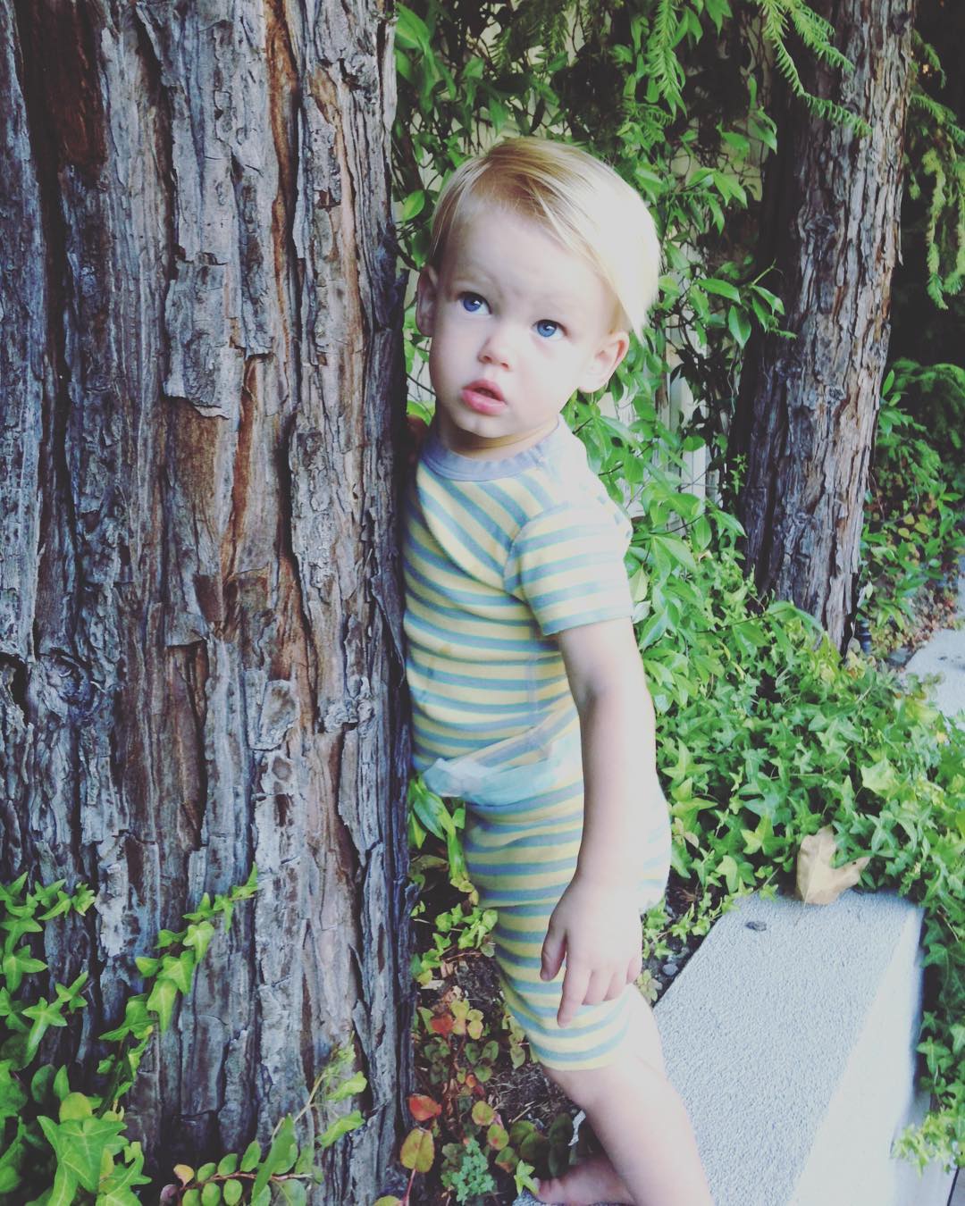 16 juli: Moms-do you get so sad looking at old pics? Where does the time go?? It’s so sweet but it hurts💔❤️ (I know ...I’m pregnant/emotional)
