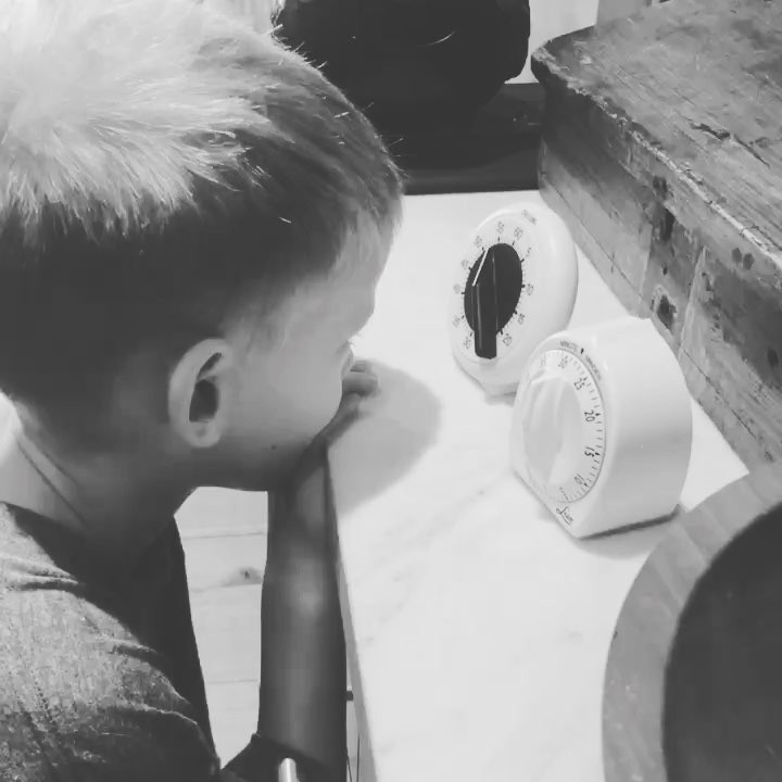 30 september: Waiting for his play date
