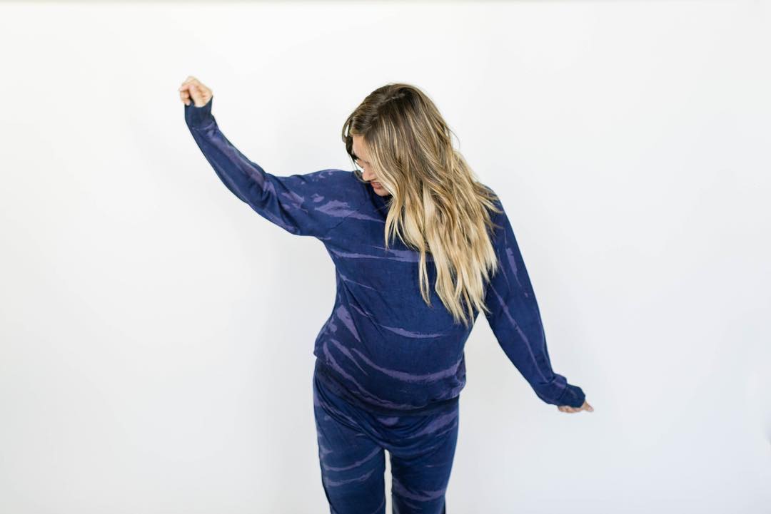 09 november: Sneak peak into my capsule collection with @littlemoonsociety softest //coziest // made in LA realness🌙✨ some maternity // some not ☺️ obsessed with the way my dyes came out! More info to follow! Avail later this month ✌🏻
