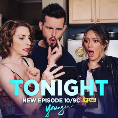 07 augustus: Miss seeing these people every day @nicotortorella and @bollymernard tonight’s episode is the expression on our faces! Tune in! @youngertv @tvland #makeourshowlonger #everyoneshoundingme #idontcontrolthesethings lol ❤️younger4life
