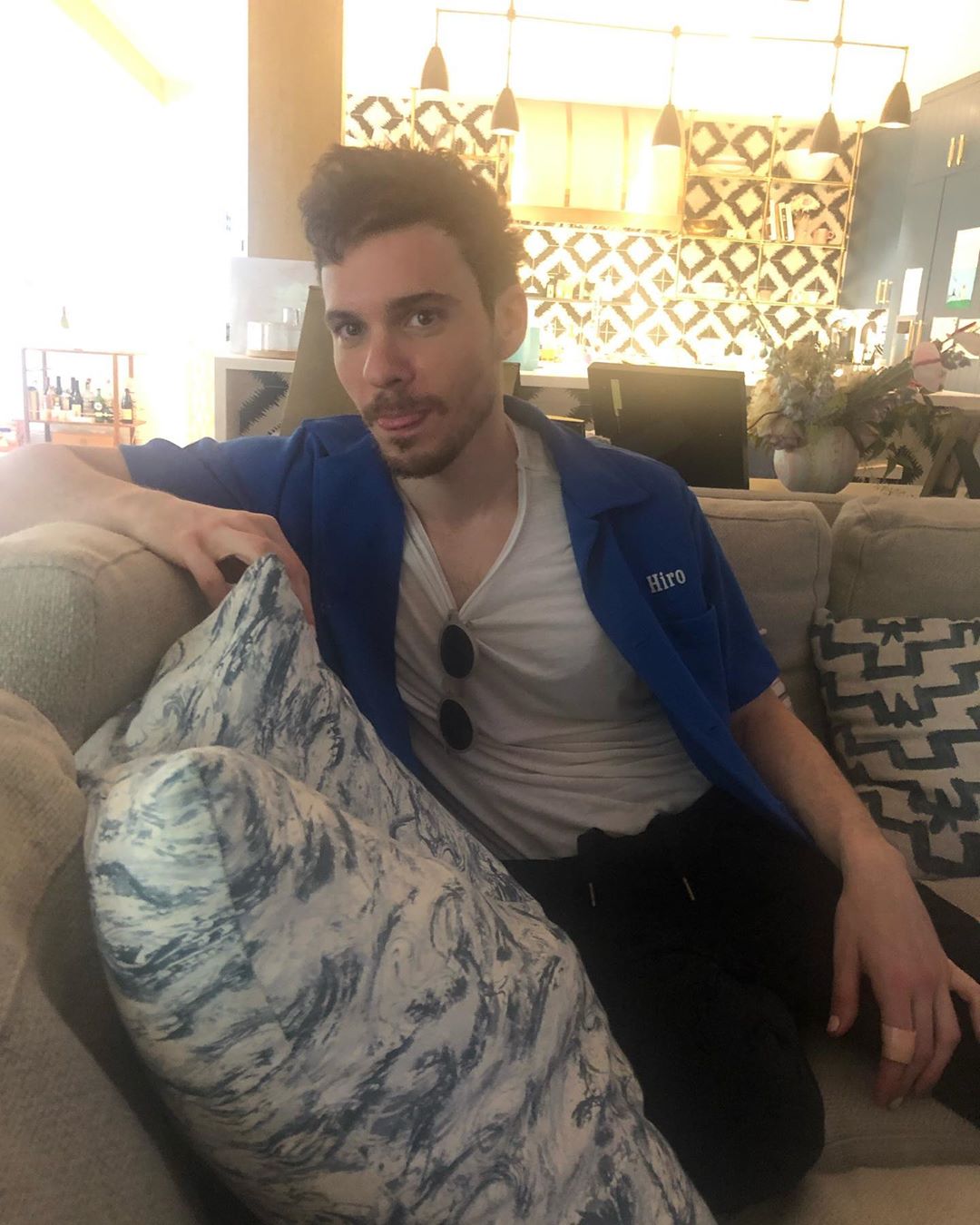 02 juni:Babe remember when we had a baby and didn’t sleep for 3 1/2 months. I could only survive that with you! You make everyday the funniest, comfiest adventure! My best friend...I love you beyond. Happy birthday! 35! Feel alive! 😘
