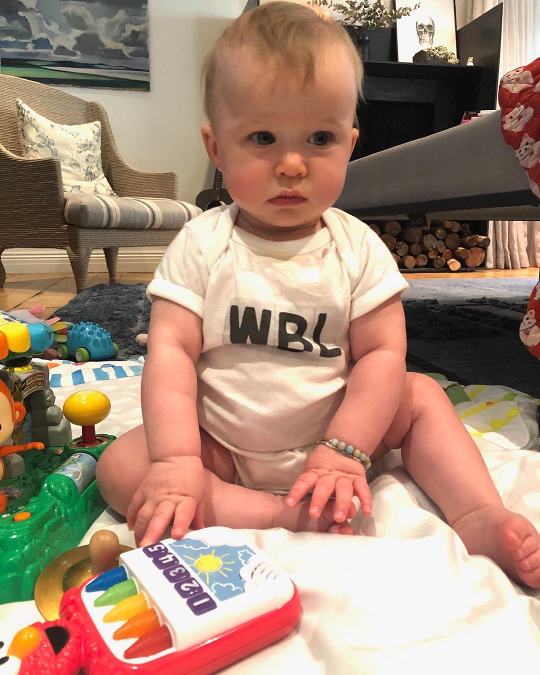 03 juni: “ughhh she wins all the staring contests...does she never need to blink??” -Luca
