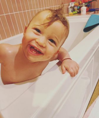 12 november: Been a busy weekend launching
@happylittlecamperbaby and came off a busy work week of #lizziemcguire so happy to be home to have bath time with this little beauty. girly 🐛
