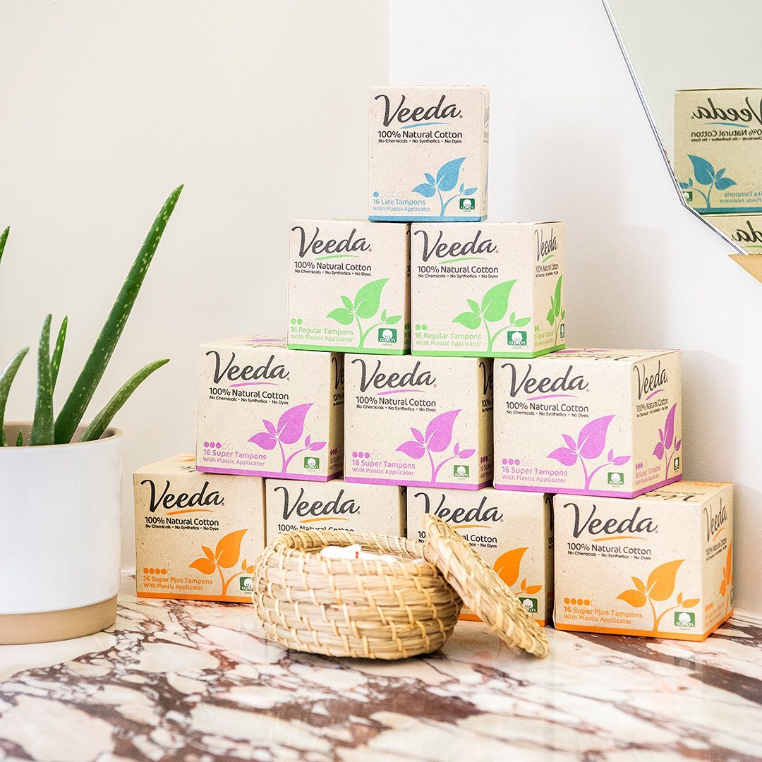 31 januari: January Goals check! ✅
If you made a resolution to be healthier this year, let me make it easy:
Veeda is my hypoallergenic and dermatologically tested and approved natural fem care line. Some people even tell us they have LESS cramps and SHORTER periods with Veeda (sign me up!) I'll be talking all things @veedanatural, with @iamjessicahall at @BlogHer Health tomorrow, but if you can't make it, use my code EMPOWER25 for 25% off your Monthly Membership today! #Veeda #BlogHer20
