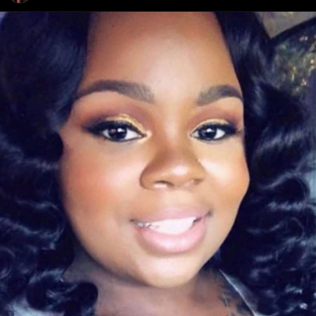 05 juni: Look at this gorgeous young woman. Gone. This story is unimaginably brutal and cruel, and heartbreaking. It makes me so sick and angry. It would be beautiful #BreonnaTaylor ‘s 27th birthday today and since she cannot celebrate we must honor her...and what better way than bringing these officers to justice for taking her life. Swipe left to help! I’m calling now!

