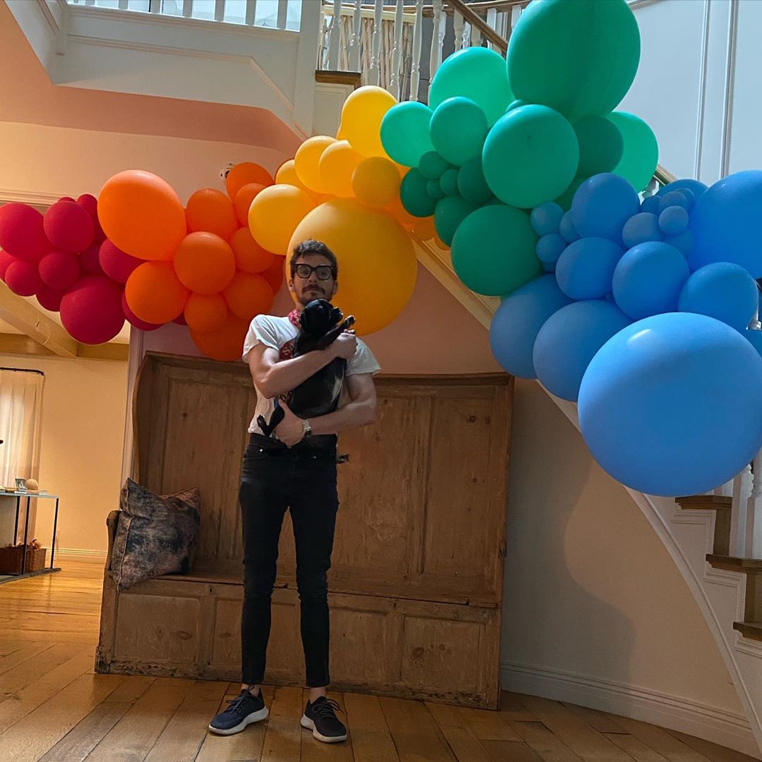 14 juni: Thank you
@shannonmcakes for making these amazing vegan cookies with some of matts fav things!!! And thank you @bonjourfete for this boss Balloon arch I could never have created that is still hanging strong in our entry 😍🥰
