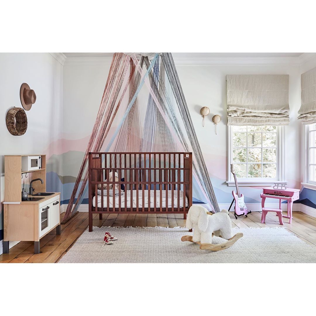 23 september: @archdigest came to take a tour of our home! Take a 👀!
