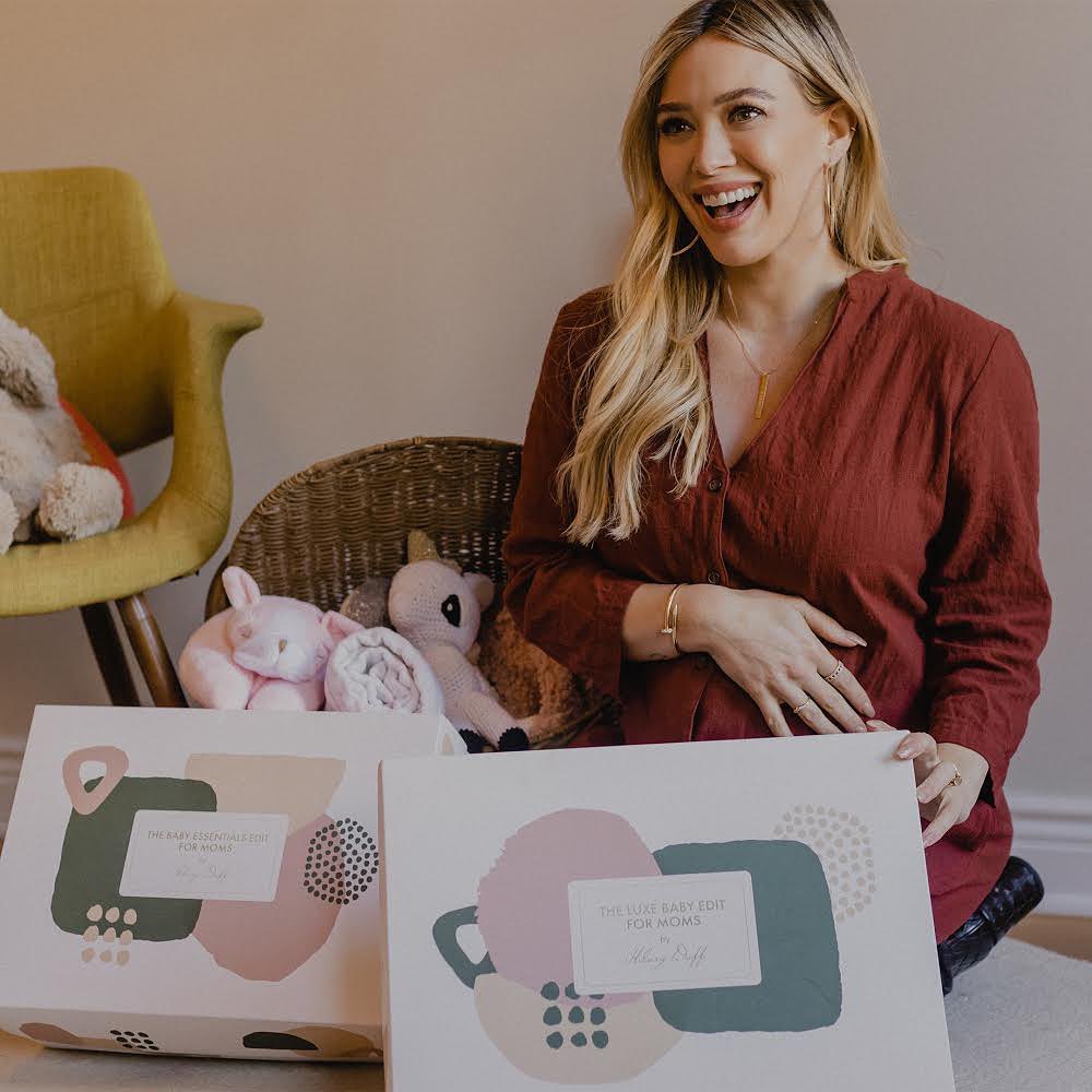 23 december: My gift boxes with @happylittlecamperbaby are bringing me so much joy this holiday season! They’ve been a true labor of love… And since this year supporting small businesses is more important than ever, I chose these items from brands I really love and want you to try, too. I designed them with all my mamas in mind and made sure that you get a little bit of everything 💕💕 LINK IN BIO to shop! #TheEditByHilaryDuff
