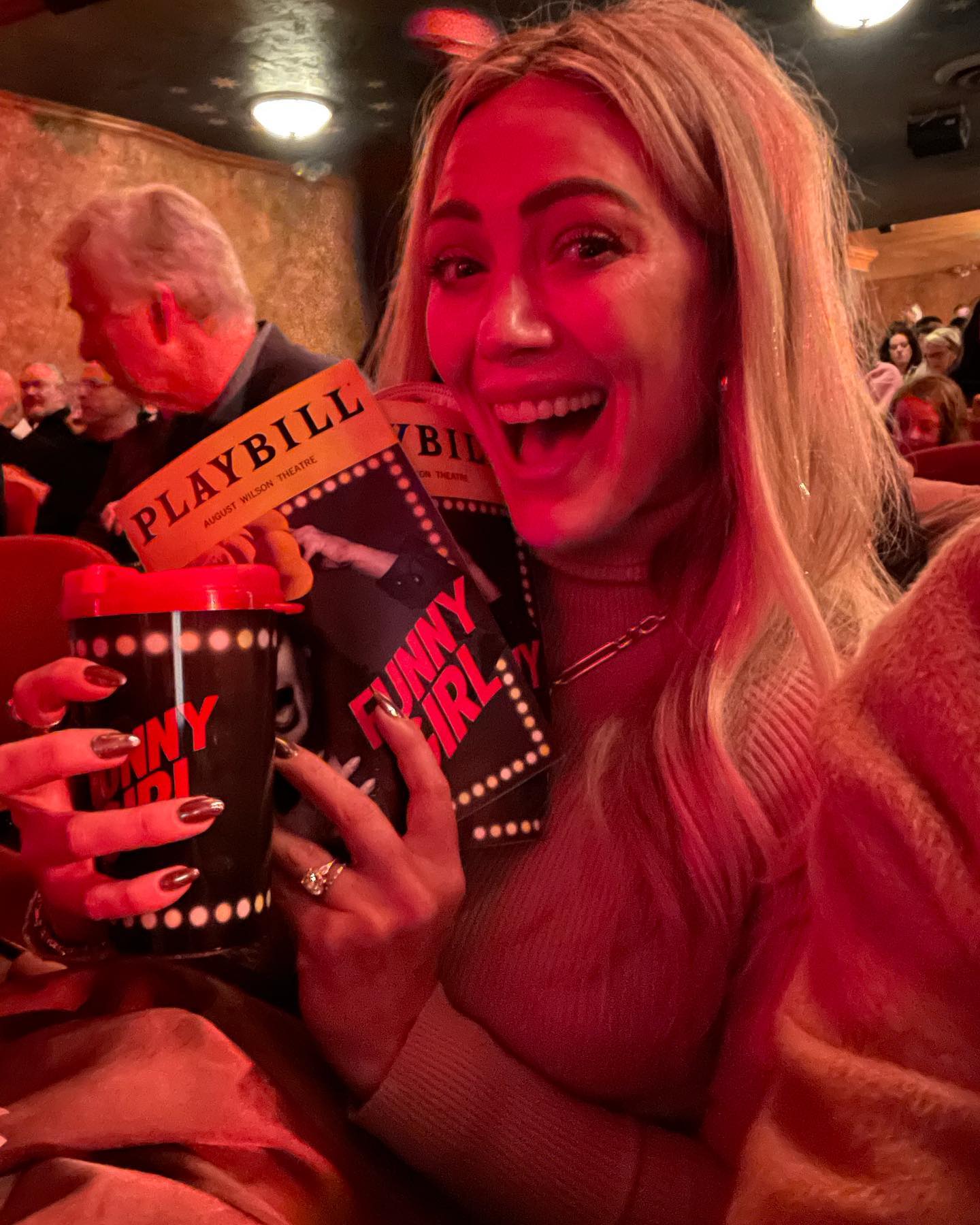 7 januari: Lea, what a treat to see you in this role! You shine so bright … it was made for you! @funnygirlbwy @leamichele
