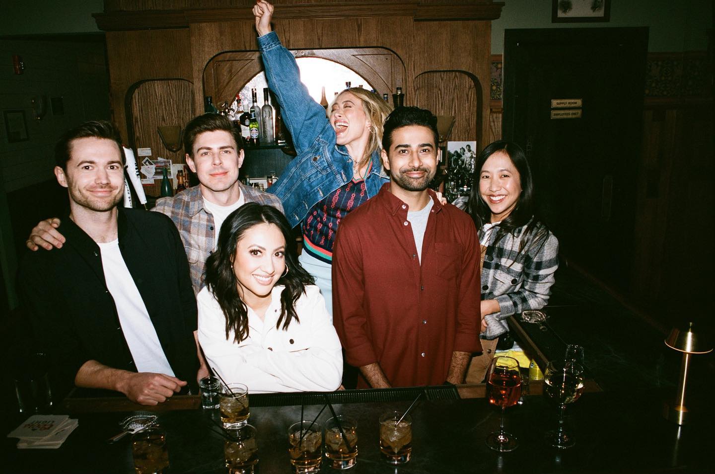 32 januari: Jan 24 @hulu @himyfonhulu 🍾
