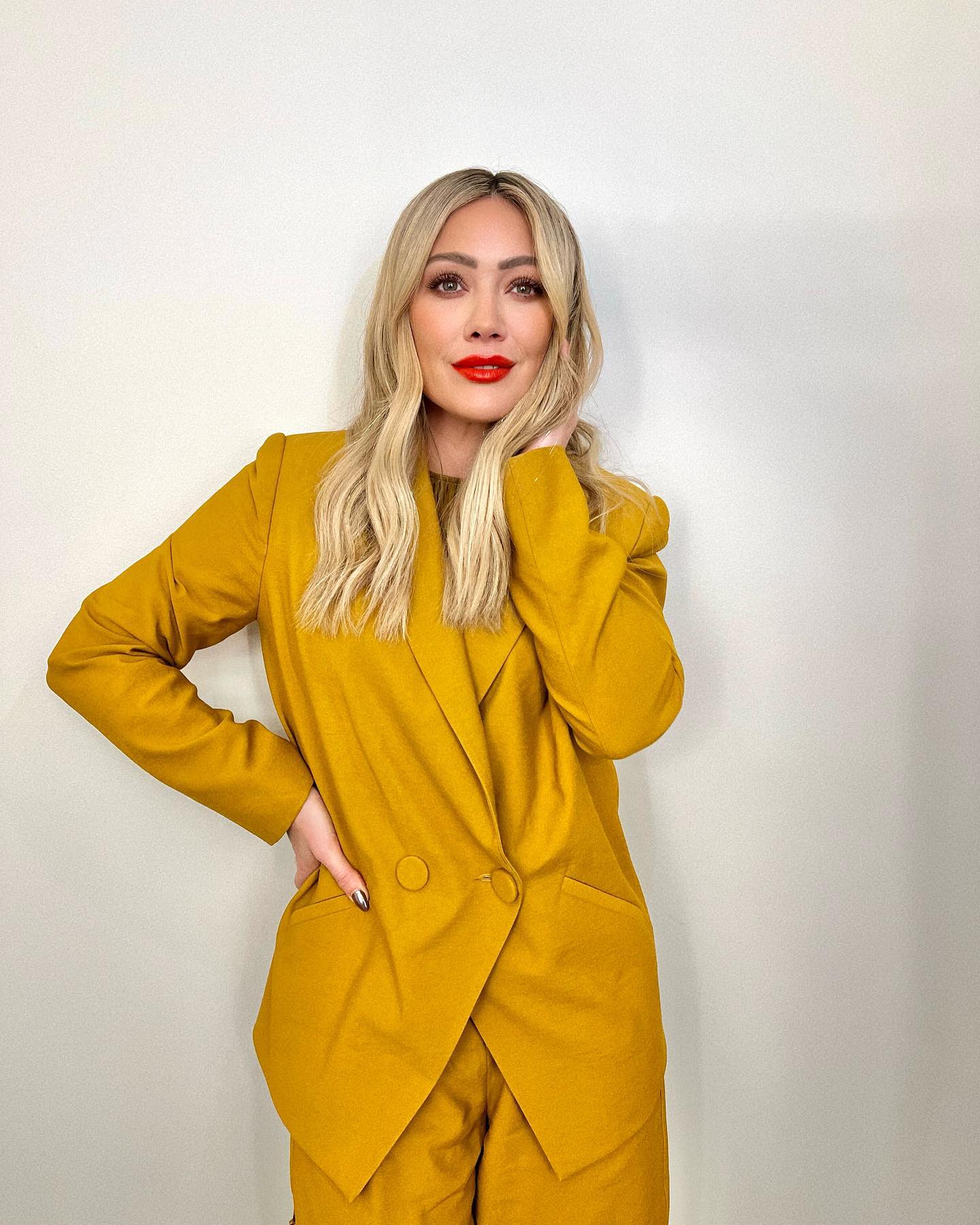 29 januari: This Monday I’m on the @kellyclarksonshow I’m kind of obsessed with her and it’s the most fun of all the shows because I could just chat and chat with her forever. This is my official pitch to be friends irl ?? Kelly? Kelly? are you there??? Check local listing for times !
