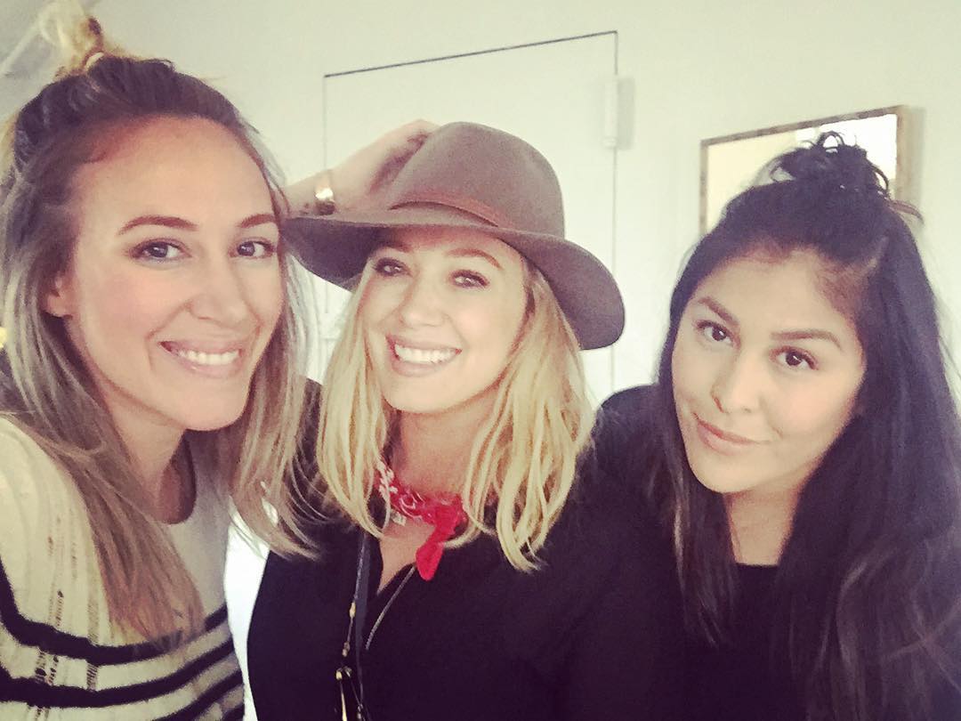 16 juni: Off to work! ✌️ @hilaryduff Thanks for letting us stay with you last night! ❤️ #slumberparty #nyc
