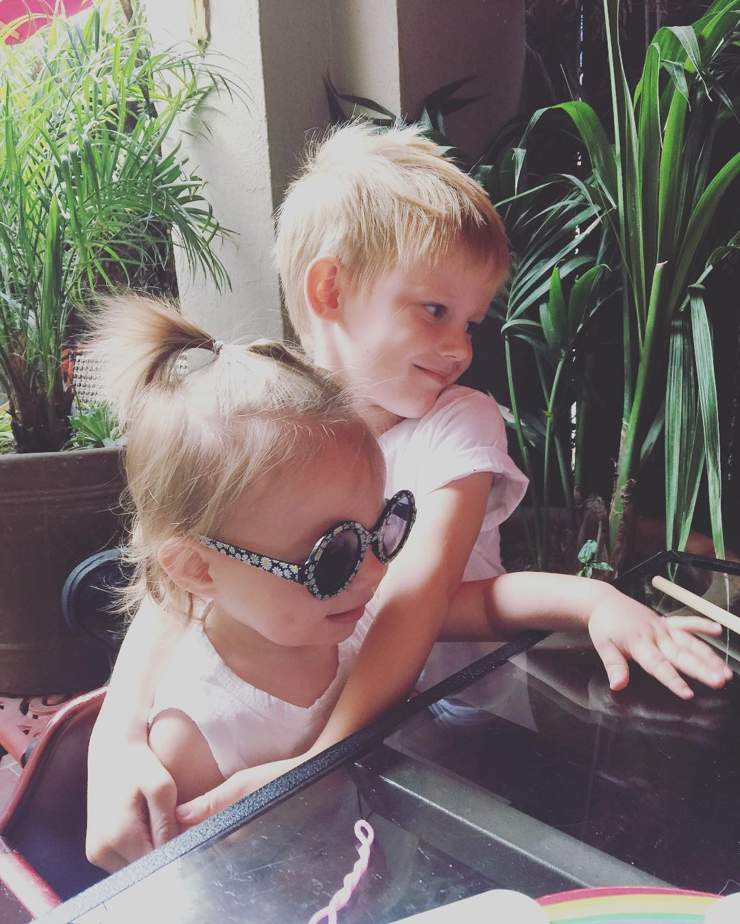 03 september: Our two monkeys...just the best. @hilaryduff 💕
