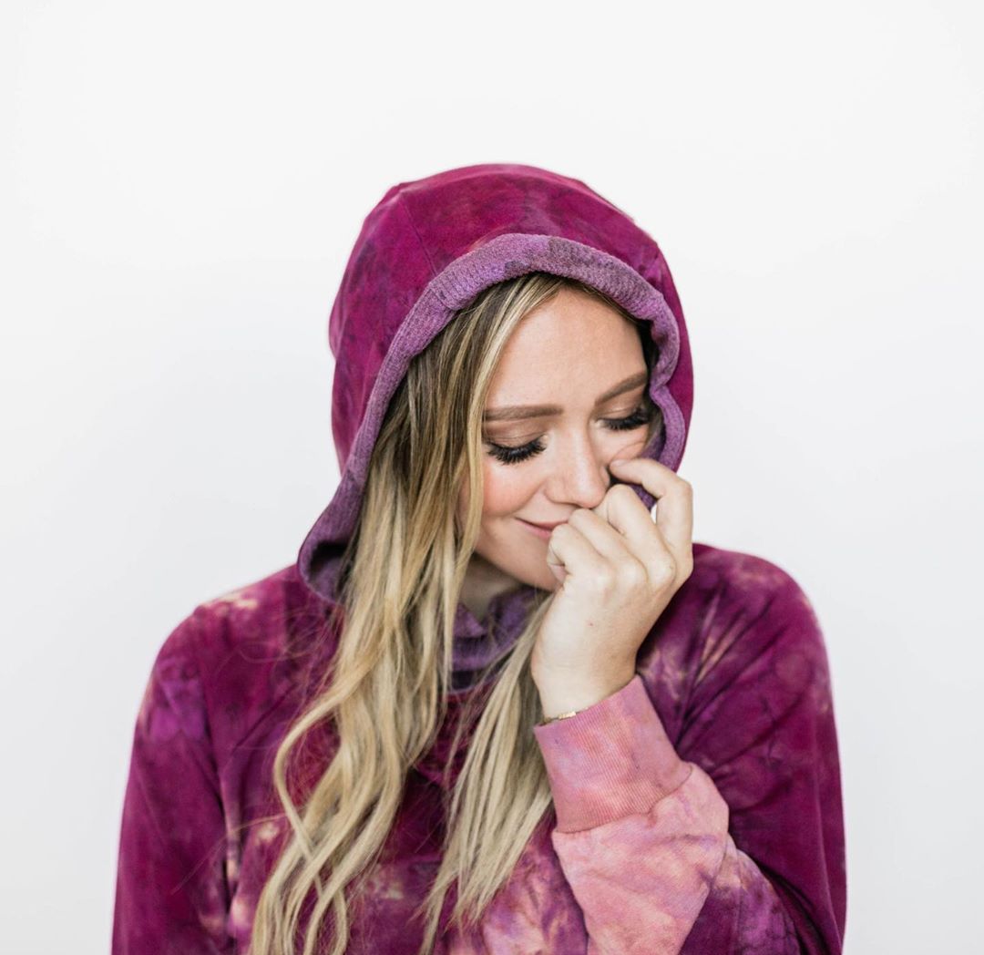 26 november:  So excited for my sister’s @littlemoonsociety capsule collection launch tomorrow! 🌟10am PST/ 1pm EST 🌟 Such beautiful colors... especially for the holidays!
