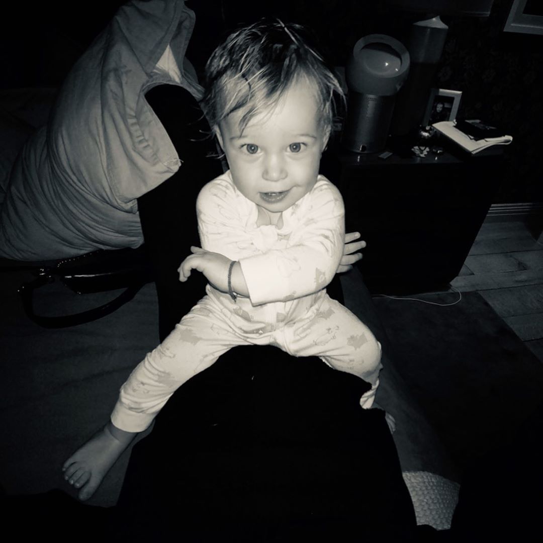 25 oktober 2019: Happy 1st Birthday to our sweet, little, insane Banks Bair. The amount of joy, love, laughter and life you’ve brought into our hearts is immeasurable and there are no words to do justice the force that is you in a high chair eating a croissant. Being your father is truly the greatest gift of my life and every “phase” continues to be a “this is the best part” moment... accompanied by a little heartbreak knowing how fast it goes and how delicate every minute of every day is. Even in the depths of your 4 month screaming concert, I was honored to be the one to cradle you through it - after mom did the heavy lifting & needed a break, you TOTALLY let me pretend I was the first call. I am grateful for that. Watching you discover every sound,taste, step, feeling, song, word, and comfort is the blessing of a lifetime. I’m so blown away that we’re the ones who get to hold your hand through your firsts.
Your mom is a powerhouse when it comes to all things life: but she shines on a completely different level as your mommy. You’ll grow up to see just how lucky you are , but I know you already know. And your big bruvah couldn’t possibly love his little sister more than he does. He, too, sets the bar higher than you could reach on his shoulders and looks out for you in ways that I know will make you feel safe and protected for the rest of your life.
I’m sorry for the croissant carbs. I’m sorry I let you take a sip of my coffee (but you scream so loud when I don’t) I’m sorry that I hurt your hair when I take your bow out. I’m sorry that I don’t always know how the buttons or zippers work on your dresses. I’m sorry for all the sad songs in the car I usually listen to. But I love you something beyond and this was the best year of my life. Happy birthday baba.
