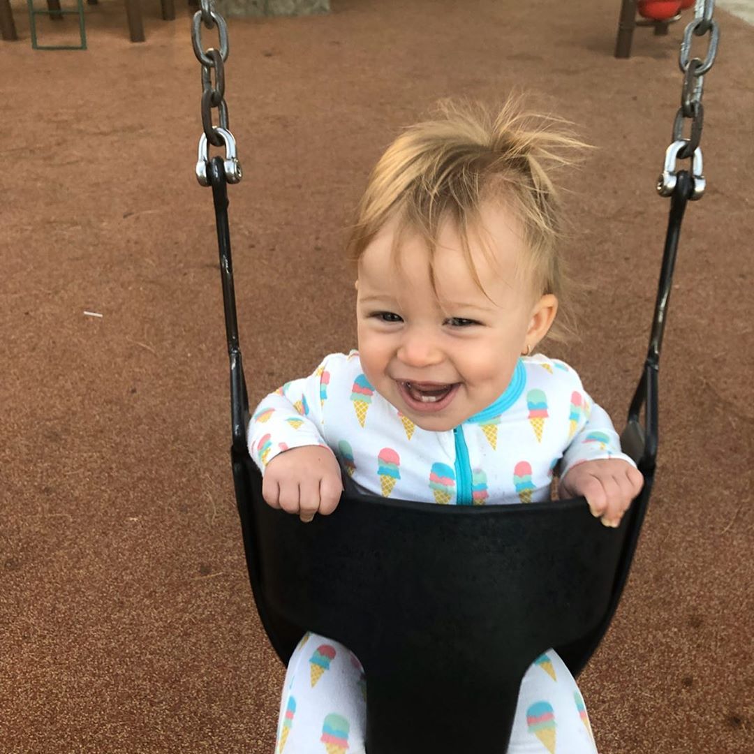 25 oktober 2019: Happy 1st Birthday to our sweet, little, insane Banks Bair. The amount of joy, love, laughter and life you’ve brought into our hearts is immeasurable and there are no words to do justice the force that is you in a high chair eating a croissant. Being your father is truly the greatest gift of my life and every “phase” continues to be a “this is the best part” moment... accompanied by a little heartbreak knowing how fast it goes and how delicate every minute of every day is. Even in the depths of your 4 month screaming concert, I was honored to be the one to cradle you through it - after mom did the heavy lifting & needed a break, you TOTALLY let me pretend I was the first call. I am grateful for that. Watching you discover every sound,taste, step, feeling, song, word, and comfort is the blessing of a lifetime. I’m so blown away that we’re the ones who get to hold your hand through your firsts.
Your mom is a powerhouse when it comes to all things life: but she shines on a completely different level as your mommy. You’ll grow up to see just how lucky you are , but I know you already know. And your big bruvah couldn’t possibly love his little sister more than he does. He, too, sets the bar higher than you could reach on his shoulders and looks out for you in ways that I know will make you feel safe and protected for the rest of your life.
I’m sorry for the croissant carbs. I’m sorry I let you take a sip of my coffee (but you scream so loud when I don’t) I’m sorry that I hurt your hair when I take your bow out. I’m sorry that I don’t always know how the buttons or zippers work on your dresses. I’m sorry for all the sad songs in the car I usually listen to. But I love you something beyond and this was the best year of my life. Happy birthday baba.
