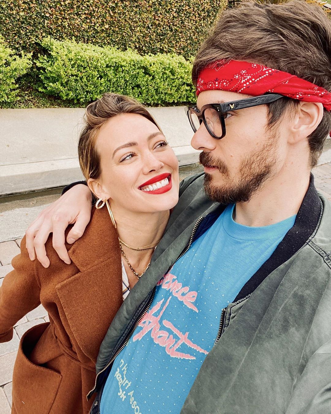 11 april: Driving each other minimally crazy and had an amazing date night dinner at Le Living Room last night.
