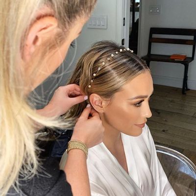 08 januari 2020: It was an honor to do your hair for your wedding...I’m still obsessed over this modern look we created together.♥️ Stylists:🎨
A lot of you have been asking me what I used to make Hilary’s hair so shiny. I toned her highlights with @joico’s NEW Lumishine Demi-Permanent Liquid 10V with 5 Volume LumiShine Developer ✨💎✨and fun fact I styled it with baby oil gel!
