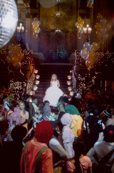 2004ACinderellaStory-Still013.jpg