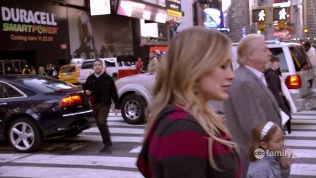 DailyDuff-dot-Org_BeautyAndtheBriefcase_Captures00034.jpg