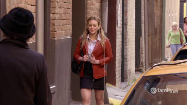 DailyDuff-dot-Org_BeautyAndtheBriefcase_Captures00132.jpg