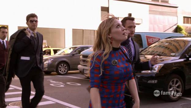 DailyDuff-dot-Org_BeautyAndtheBriefcase_Captures00360.jpg