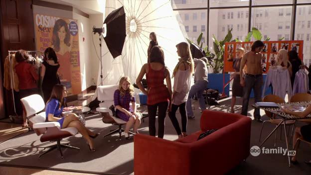 DailyDuff-dot-Org_BeautyAndtheBriefcase_Captures00371.jpg