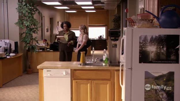DailyDuff-dot-Org_BeautyAndtheBriefcase_Captures00545.jpg
