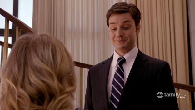 DailyDuff-dot-Org_BeautyAndtheBriefcase_Captures00954.jpg