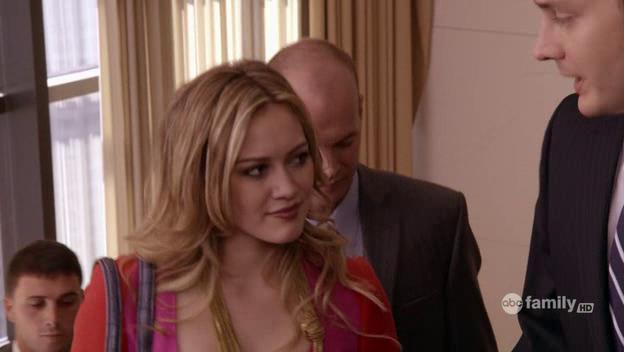 DailyDuff-dot-Org_BeautyAndtheBriefcase_Captures01001.jpg