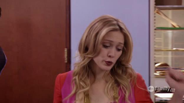 DailyDuff-dot-Org_BeautyAndtheBriefcase_Captures01198.jpg