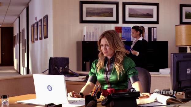 DailyDuff-dot-Org_BeautyAndtheBriefcase_Captures01388.jpg