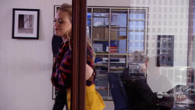 DailyDuff-dot-Org_BeautyAndtheBriefcase_Captures01507.jpg