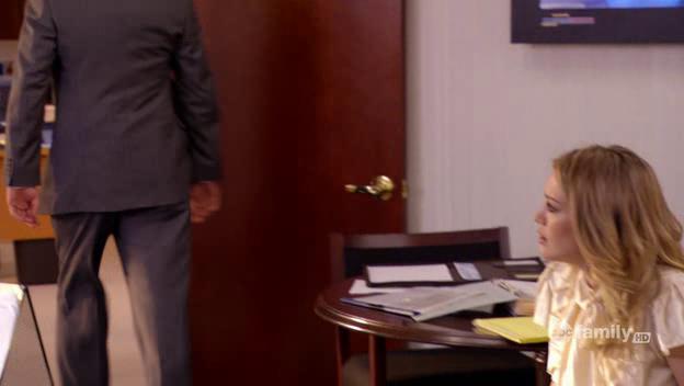 DailyDuff-dot-Org_BeautyAndtheBriefcase_Captures02004.jpg DailyDuff-dot-Org_BeautyAndtheBriefcase_Captures02004.jpg