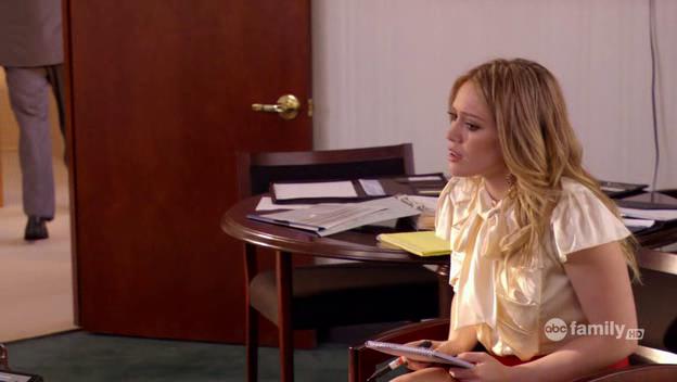 DailyDuff-dot-Org_BeautyAndtheBriefcase_Captures02006.jpg DailyDuff-dot-Org_BeautyAndtheBriefcase_Captures02006.jpg