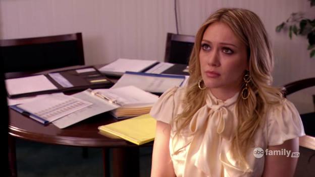 DailyDuff-dot-Org_BeautyAndtheBriefcase_Captures02010.jpg DailyDuff-dot-Org_BeautyAndtheBriefcase_Captures02010.jpg