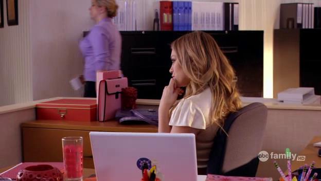 DailyDuff-dot-Org_BeautyAndtheBriefcase_Captures02023.jpg DailyDuff-dot-Org_BeautyAndtheBriefcase_Captures02023.jpg