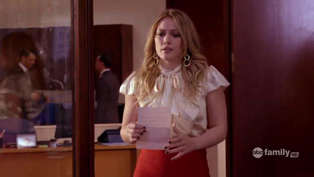 DailyDuff-dot-Org_BeautyAndtheBriefcase_Captures02049.jpg